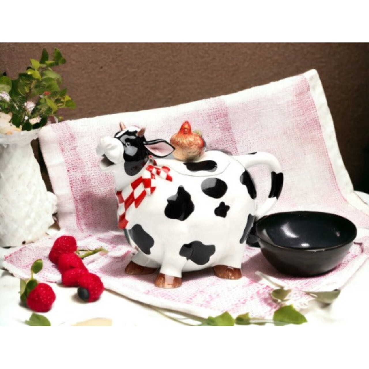 Ceramic Cow Teapot with Mini Rooster,ceramic tea Kettle for Tea for tea lovers